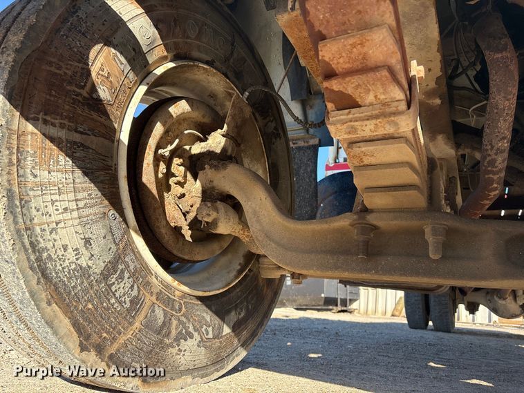 image for item FG2728 1977 Ford 800 flatbed truck