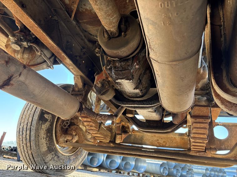 image for item FG2728 1977 Ford 800 flatbed truck