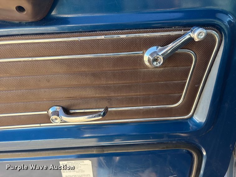 image for item FG2728 1977 Ford 800 flatbed truck