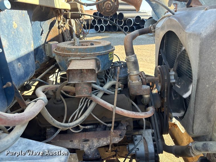 image for item FG2728 1977 Ford 800 flatbed truck