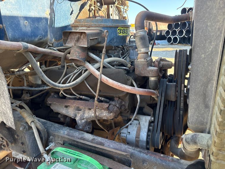 image for item FG2728 1977 Ford 800 flatbed truck