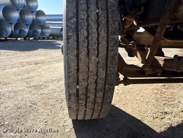 image for item FG2728 1977 Ford 800 flatbed truck