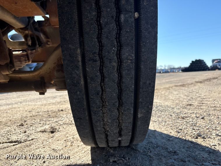 image for item FG2728 1977 Ford 800 flatbed truck