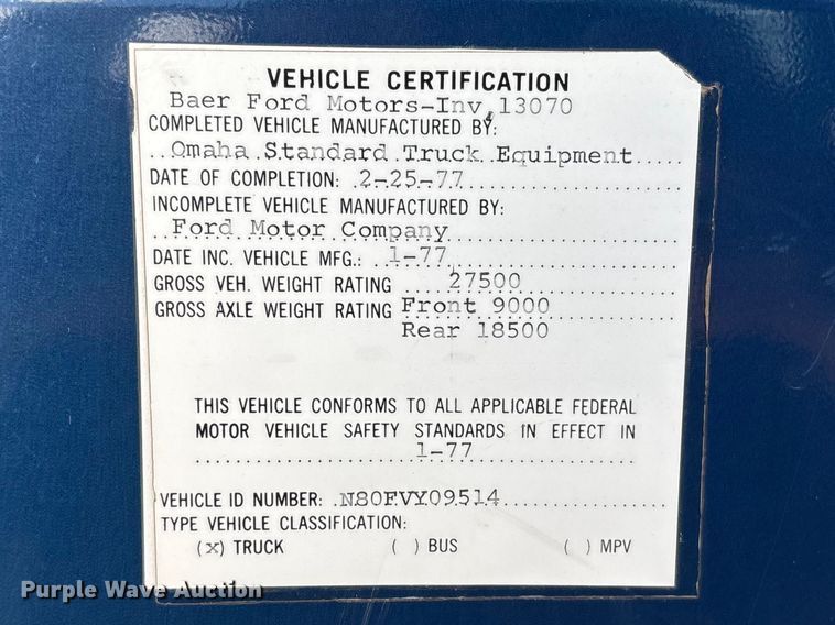 image for item FG2728 1977 Ford 800 flatbed truck