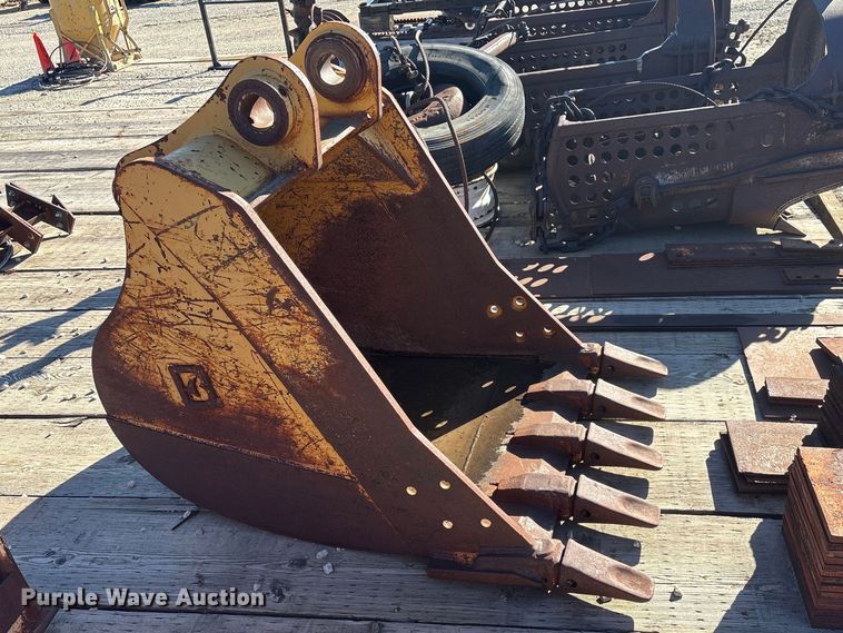 image for item FG2729 Balderson excavator bucket