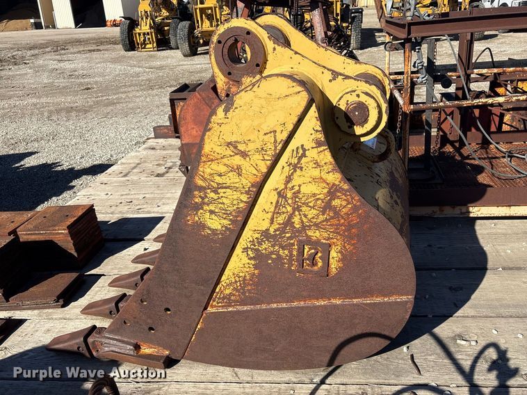 image for item FG2729 Balderson excavator bucket