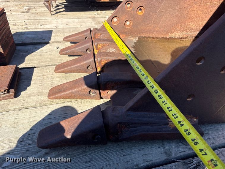 image for item FG2729 Balderson excavator bucket