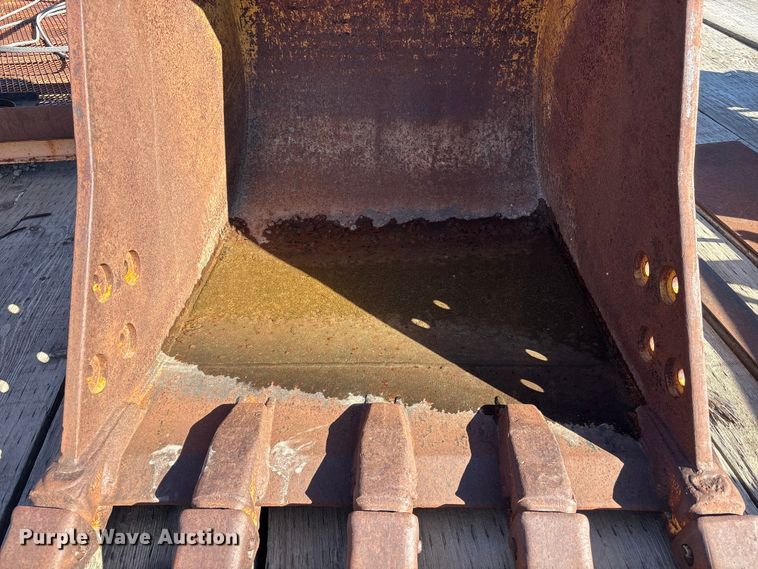 image for item FG2729 Balderson excavator bucket