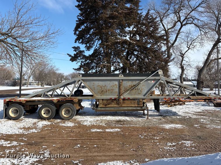 image for item FG2731 2018 Manac 4B346A230 bottom dump trailer
