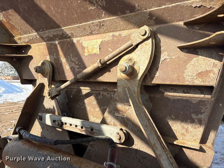 image for item FG2731 2018 Manac 4B346A230 bottom dump trailer