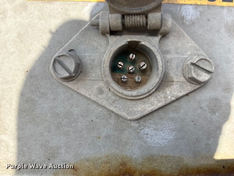 image for item FG2731 2018 Manac 4B346A230 bottom dump trailer