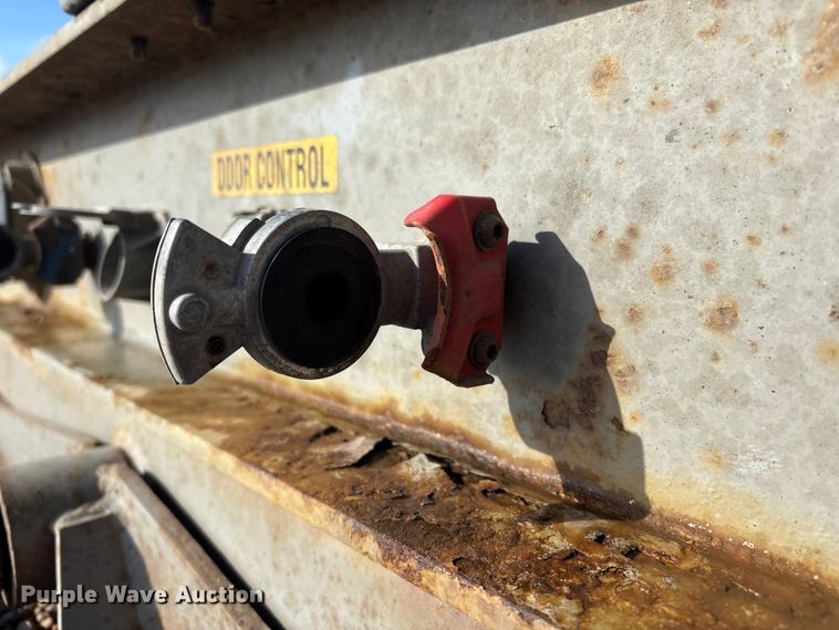 image for item FG2731 2018 Manac 4B346A230 bottom dump trailer