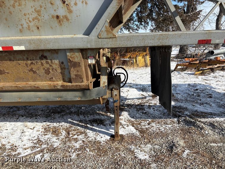 image for item FG2731 2018 Manac 4B346A230 bottom dump trailer