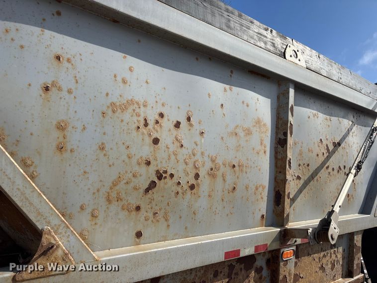 image for item FG2731 2018 Manac 4B346A230 bottom dump trailer