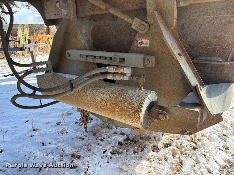 image for item FG2731 2018 Manac 4B346A230 bottom dump trailer