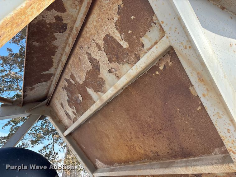 image for item FG2731 2018 Manac 4B346A230 bottom dump trailer