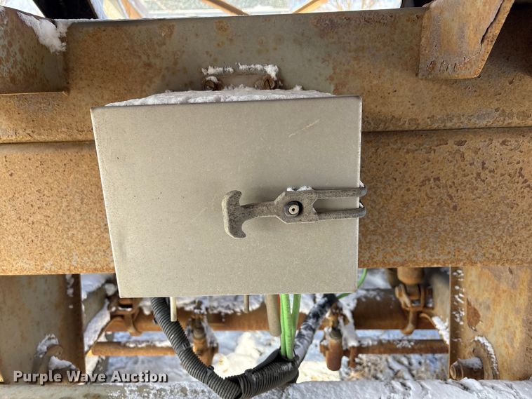 image for item FG2731 2018 Manac 4B346A230 bottom dump trailer