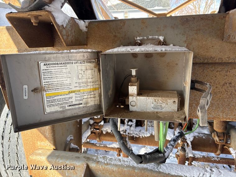 image for item FG2731 2018 Manac 4B346A230 bottom dump trailer