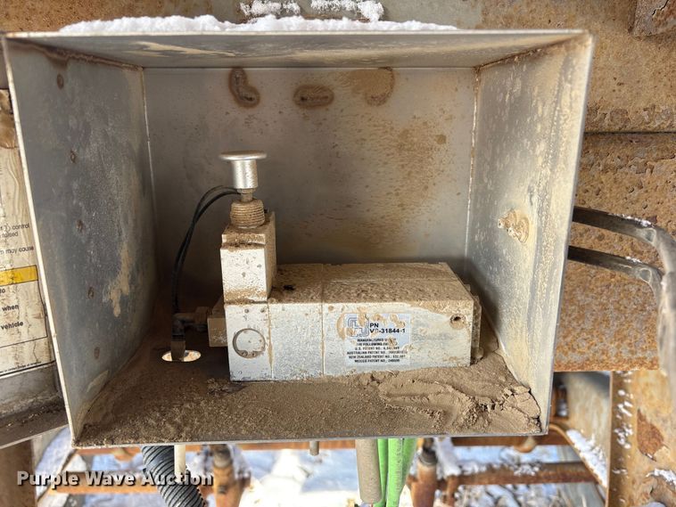 image for item FG2731 2018 Manac 4B346A230 bottom dump trailer