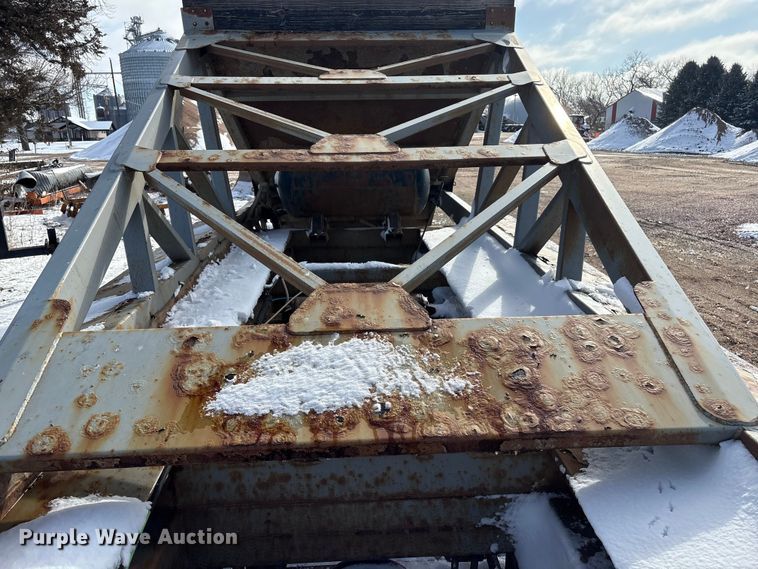 image for item FG2731 2018 Manac 4B346A230 bottom dump trailer