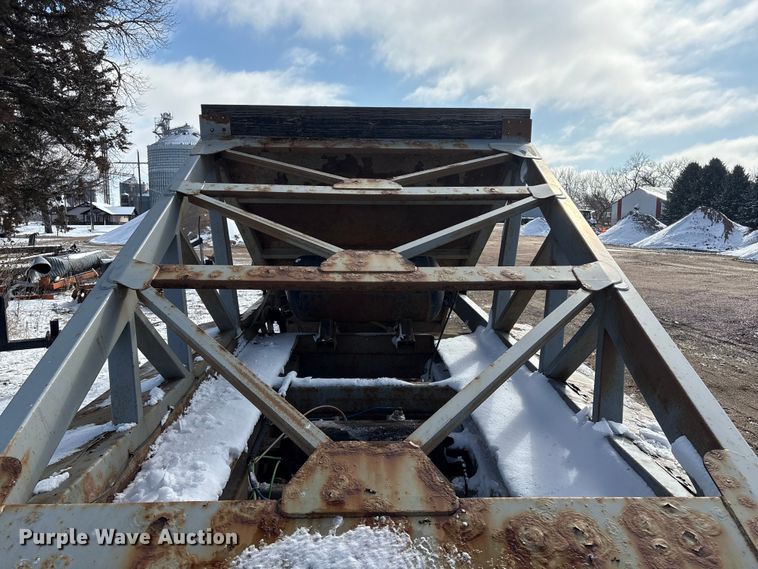 image for item FG2731 2018 Manac 4B346A230 bottom dump trailer