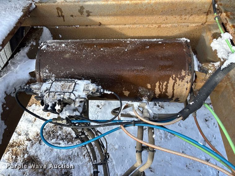 image for item FG2731 2018 Manac 4B346A230 bottom dump trailer