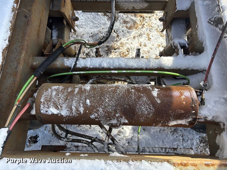 image for item FG2731 2018 Manac 4B346A230 bottom dump trailer