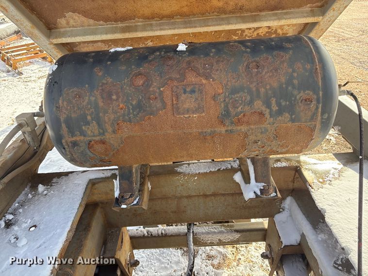 image for item FG2731 2018 Manac 4B346A230 bottom dump trailer