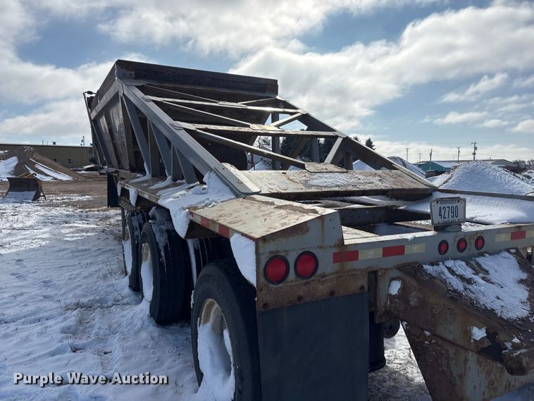 image for item FG2731 2018 Manac 4B346A230 bottom dump trailer