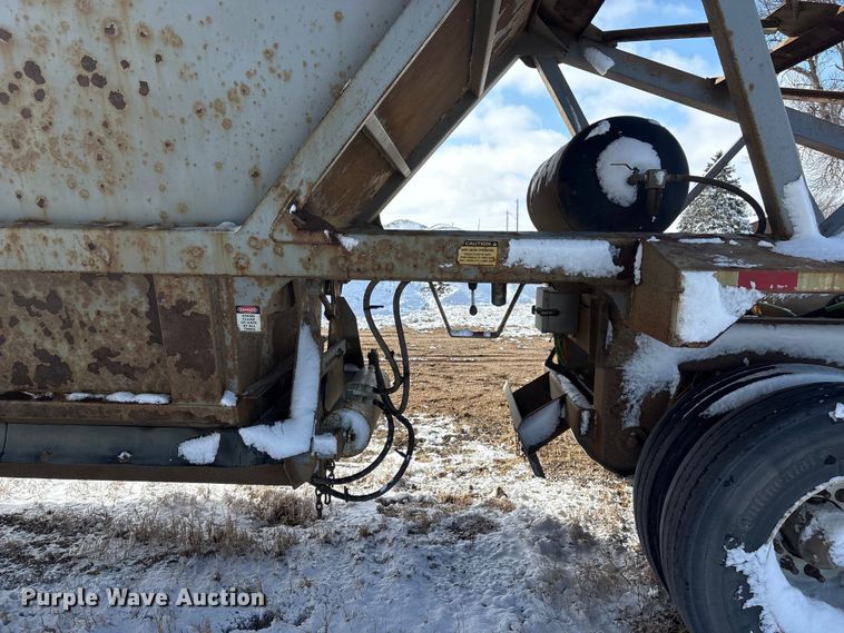 image for item FG2731 2018 Manac 4B346A230 bottom dump trailer