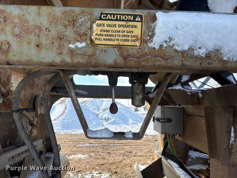 image for item FG2731 2018 Manac 4B346A230 bottom dump trailer