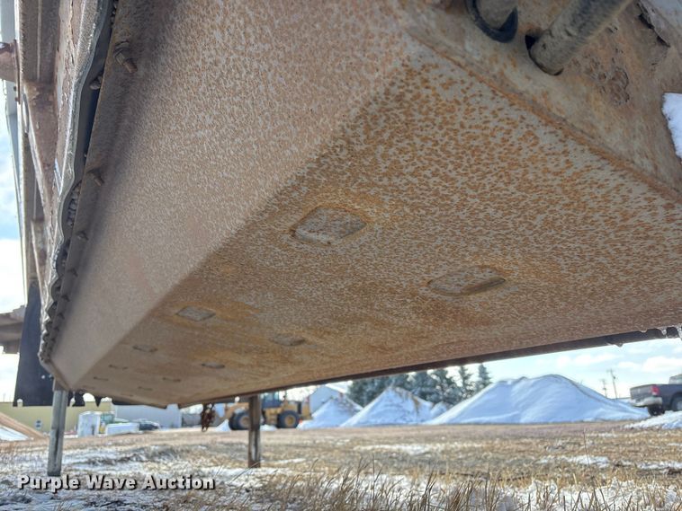 image for item FG2731 2018 Manac 4B346A230 bottom dump trailer