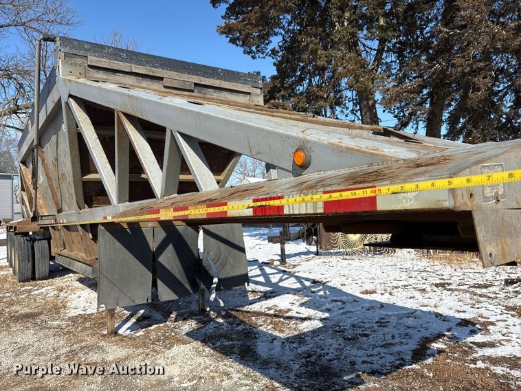 image for item FG2731 2018 Manac 4B346A230 bottom dump trailer