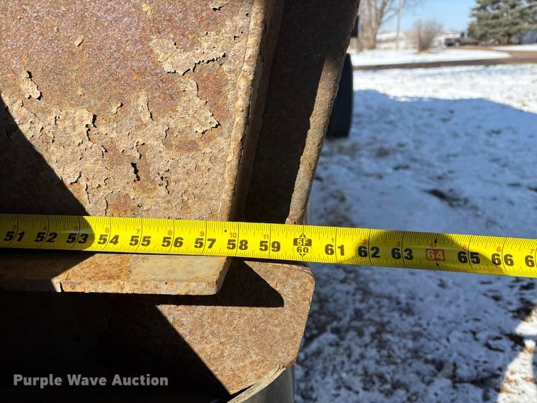 image for item FG2731 2018 Manac 4B346A230 bottom dump trailer