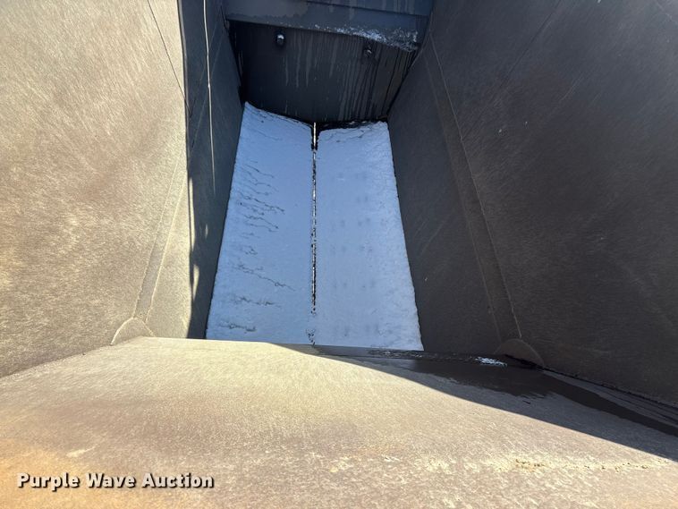 image for item FG2731 2018 Manac 4B346A230 bottom dump trailer