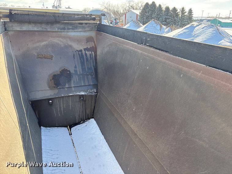 image for item FG2731 2018 Manac 4B346A230 bottom dump trailer