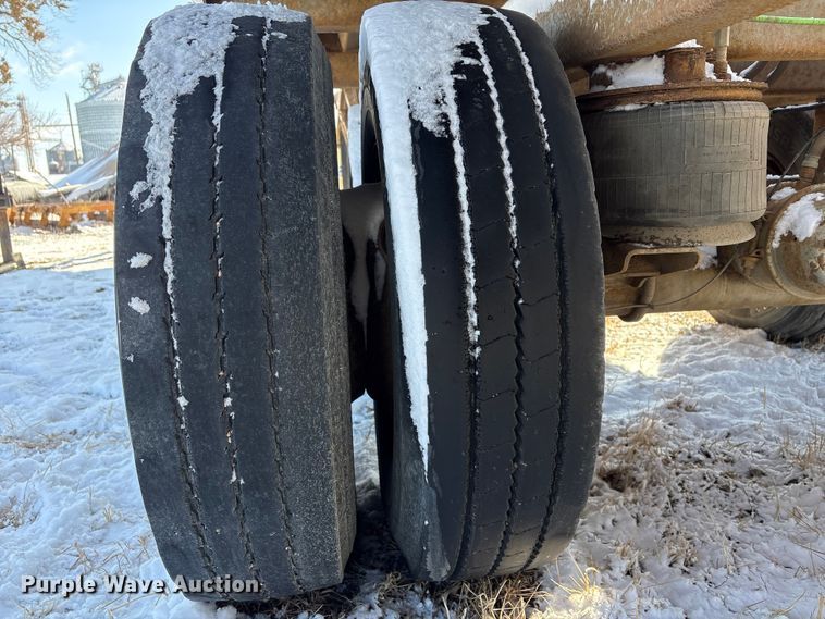 image for item FG2731 2018 Manac 4B346A230 bottom dump trailer