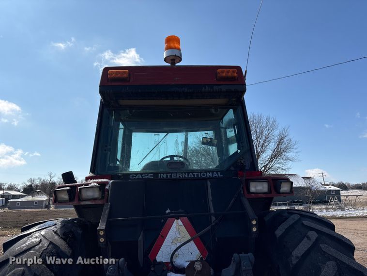 image for item FG2732 1996 Case IH 7220 MFWD tractor