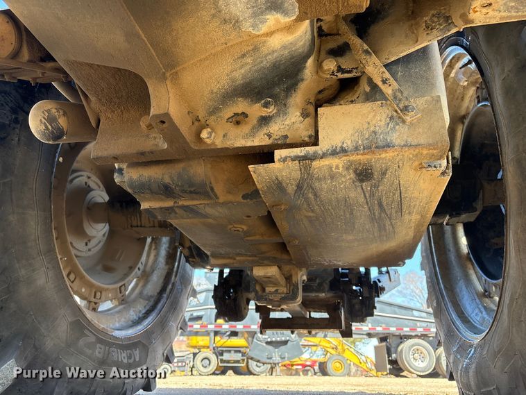 image for item FG2732 1996 Case IH 7220 MFWD tractor