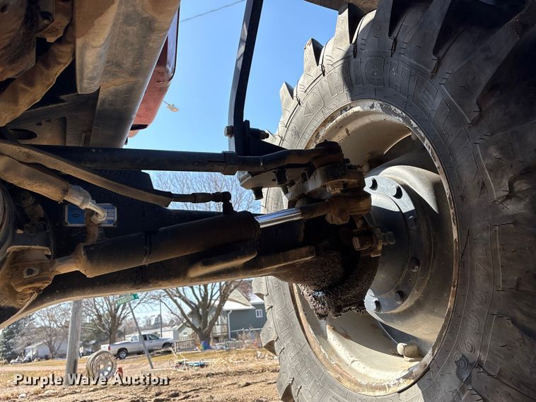 image for item FG2732 1996 Case IH 7220 MFWD tractor