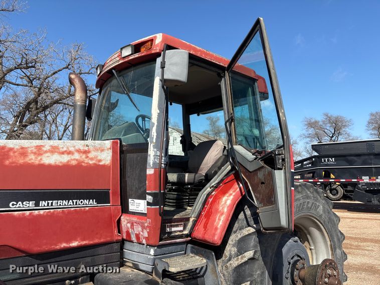 image for item FG2732 1996 Case IH 7220 MFWD tractor