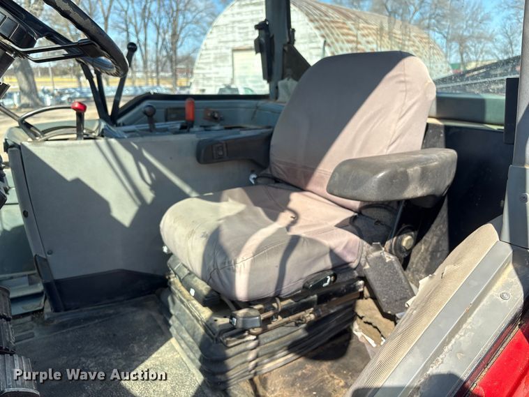 image for item FG2732 1996 Case IH 7220 MFWD tractor