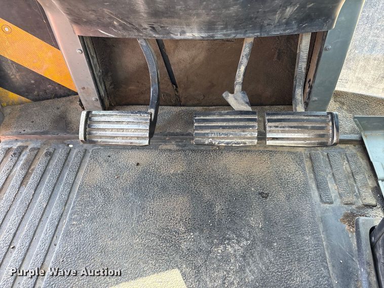 image for item FG2732 1996 Case IH 7220 MFWD tractor