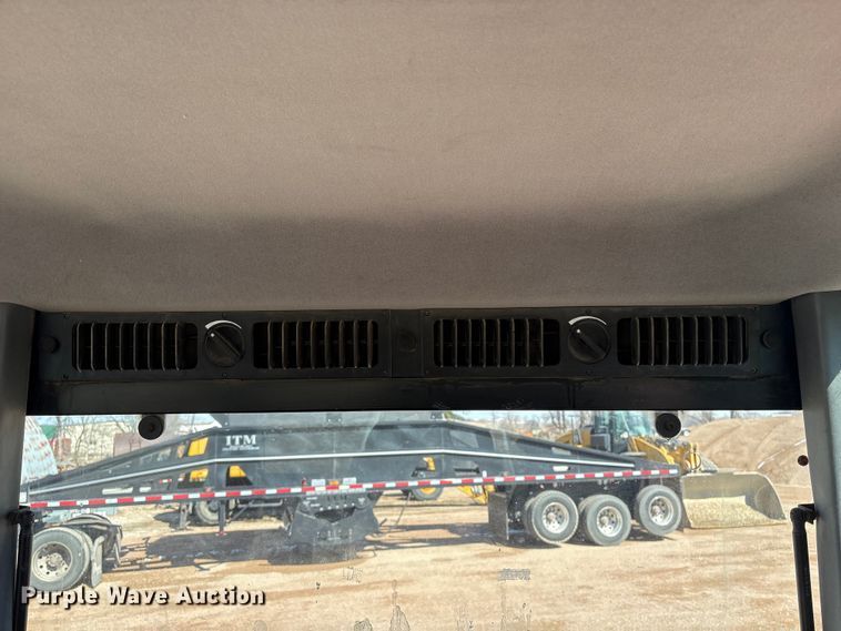 image for item FG2732 1996 Case IH 7220 MFWD tractor