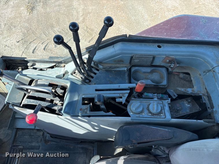 image for item FG2732 1996 Case IH 7220 MFWD tractor