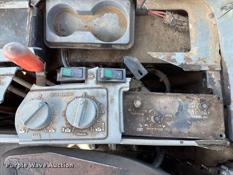 image for item FG2732 1996 Case IH 7220 MFWD tractor