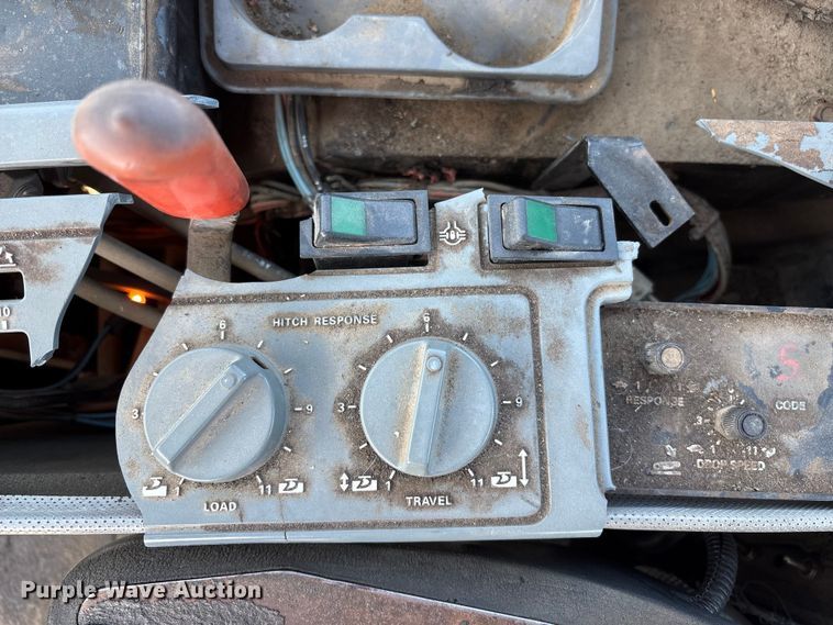 image for item FG2732 1996 Case IH 7220 MFWD tractor