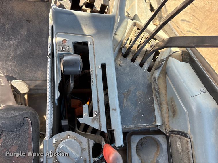 image for item FG2732 1996 Case IH 7220 MFWD tractor