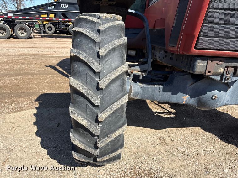 image for item FG2732 1996 Case IH 7220 MFWD tractor