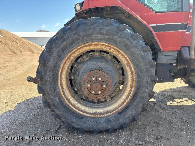 image for item FG2732 1996 Case IH 7220 MFWD tractor